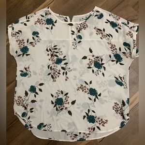 Floral designed Maurice’s blouse. Size medium.